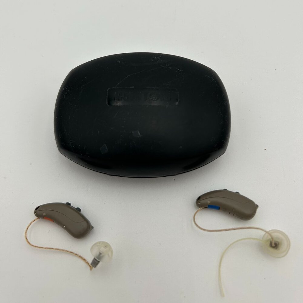Kirkland K.S 8.0 Battery-Powered Hearing Aids w/case